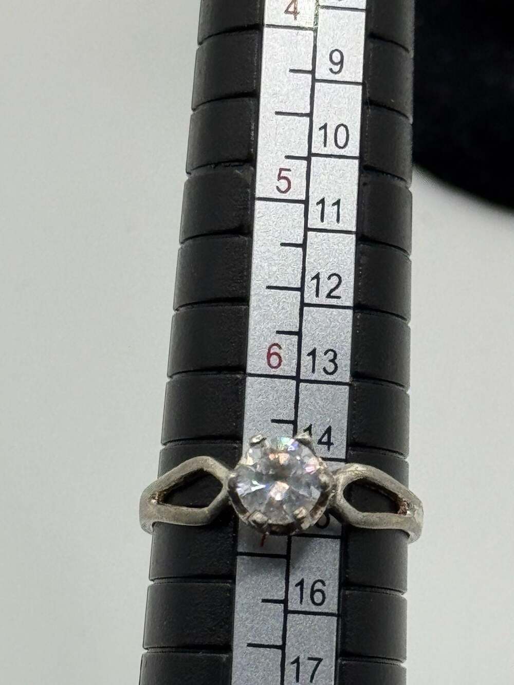 Vintage Sterling Silver Solitaire Cubic Zirconia Split Shank Ring Size 13.5